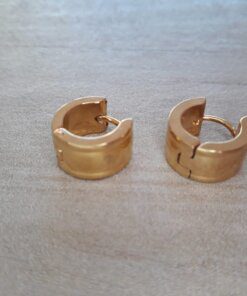 ARO DE ACERO DORADO ARGOLLA ANCHA CON BORDES BOMBE