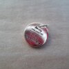 DIJE DE ACERO BLANCO MEDALLA 20 MM "NO SOY UNA OPCION SOY UNAPRIORIDAD"
