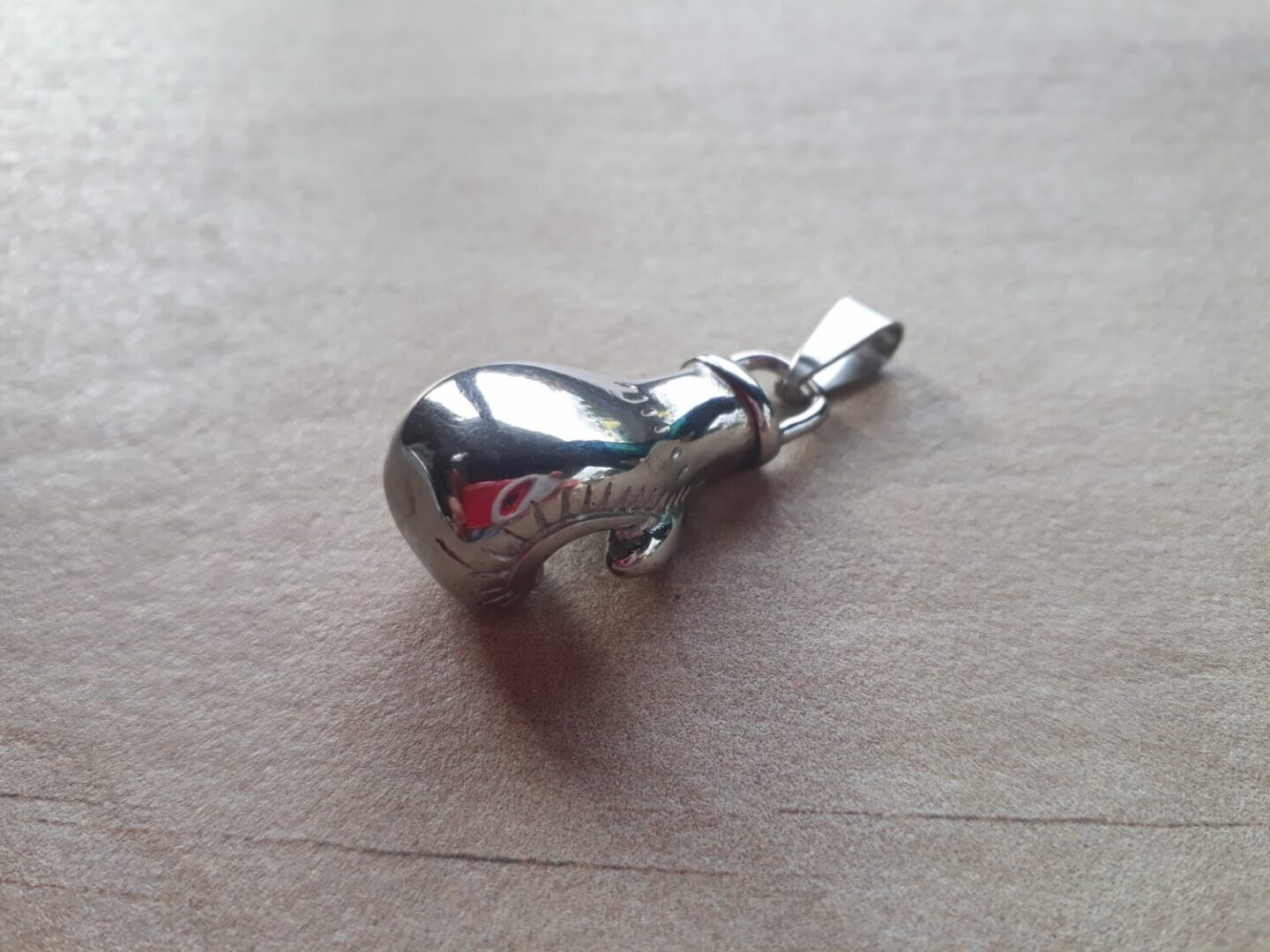 DIJE DE ACERO GUANTE DE BOXEO 15 X 30 MM