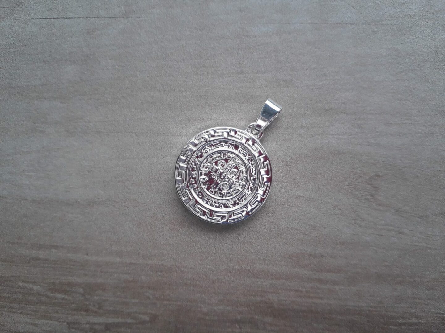 DIJE DE ACERO BLANCO MEDALLA 25 MM SAN BENITO - Imagen 2