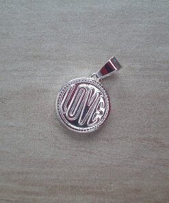 DIJE DE ACERO BLANCO MEDALLA "LOVE" 18 MM
