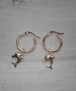 ARO DE ACERO DORADO ARGOLLA 18 MM CON DELFÍN COLGANTE.
