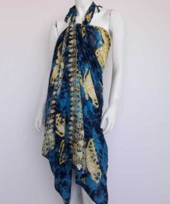 PAREO HINDU BATIK CON FLECOS MONOCOLOR ESTAMPA MARIPOSA 100 X 180 CM.