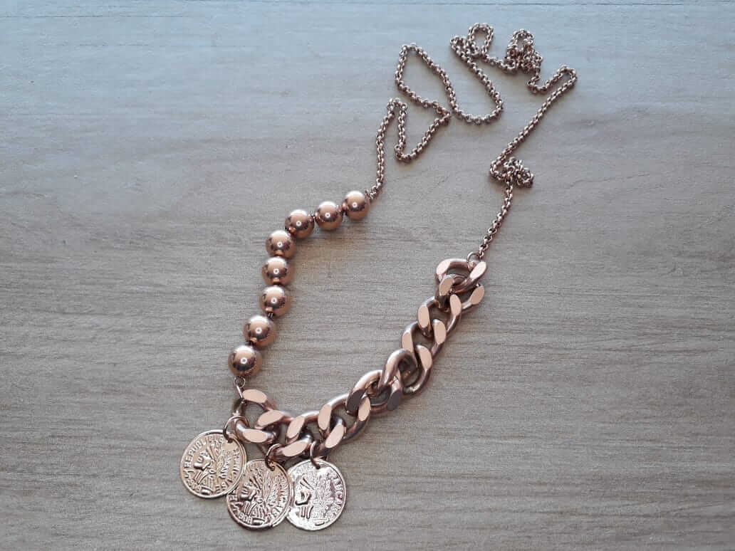 CADENA COMBINADA DE ACERO ROSÉ CON MONEDAS. LARGO 65 CM