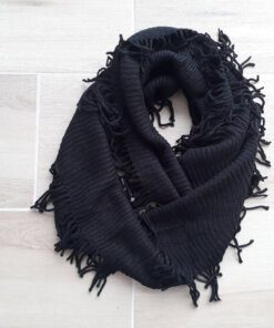 CUELLO LISO CON FLECOS. 27 X 65 CM.