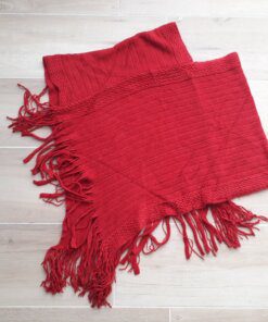 PONCHO DE ACRÍLICO BORDO CON FLECOS