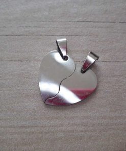 DIJE DE ACERO CORAZÓN PARA PARTIR PULIDO AMBOS LADOS 27 x 25MM