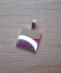 DIJE DE ACERO MEDALLA CUADRADA 20 MM PARA GRABAR PULIDA DE AMBAS CARAS- ESPESOR 1,5 MM.