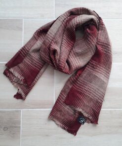 BUFANDA ESCOCESA DEGRADE BORDO/MARRÓN . MEDIDA APROXIMADA 60 X 200 CM