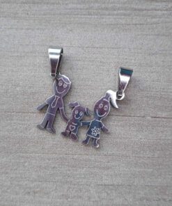 DIJE DE ACERO FAMILIA CON 1 NENA. 20 X 16 MM