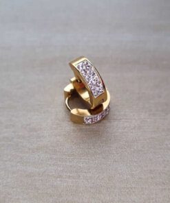 ARO DE ACERO DORADO ARGOLLA PLANA CON STRASS BLANCO. 4 MM X 13 MM