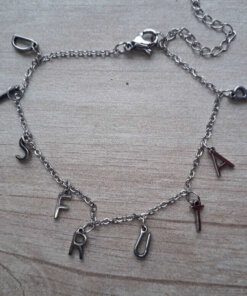 PULSERA DE ACERO ESPEJITO CON LETRAS FORMANDO FRASE "DISFRUTAR". LARGO 17,5 CM + 4 CM EXT.