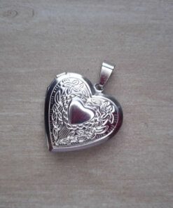DIJE DE ACERO RELICARIO CORAZÓN 28 MM