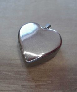 DIJE DE ACERO CORAZÓN HUECO PLANO 30 MM