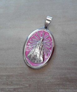 DIJE DE ACERO MEDALLA OVALADA VIRGEN DE LUJAN ESMALTADA ROSA. MEDIDAS 25 X 37 MM