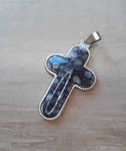 DIJE DE ACERO CRUZ CON PIEDRA GRIS 30 X 50 MM