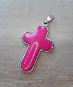 DIJE DE ACERO CRUZ CON PIEDRA FUCSIA 30 X 50 MM