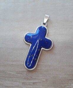 DIJE DE ACERO CRUZ CON PIEDRA AZUL 30 X 50 MM
