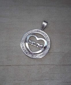 DIJE DE ACERO CORAZÓN "MUM" (MAMÁ EN INGLÉS) CON CIRCULO DE STRASS 30 MM