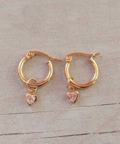 ARO DE ACERO DORADO ARGOLLA 15 MM CON CORAZÓN DE CUBIK COLGANTE