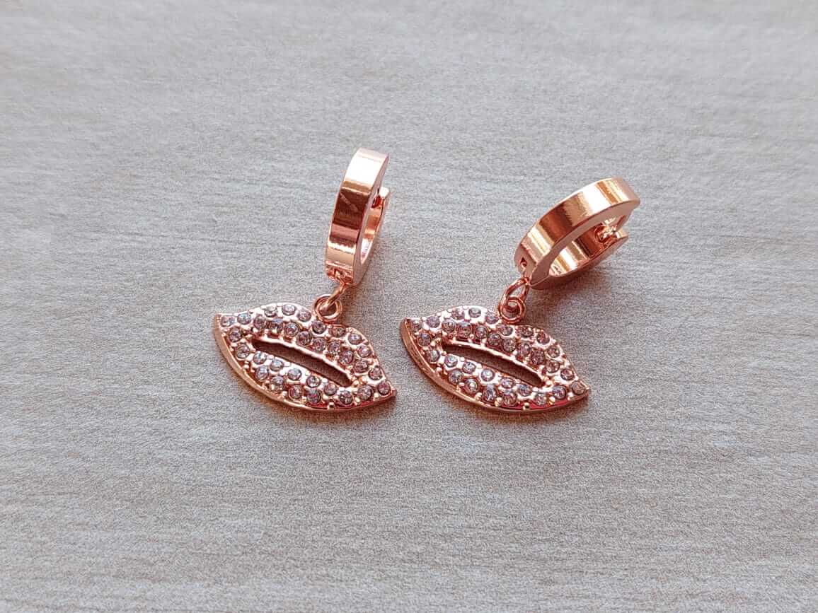 ARO ACERO ROSE ARGOLLA 3 X 13 MM CON DIJE LABIOS CON STRASS