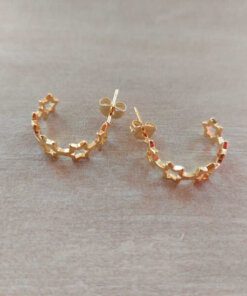 ARO DE ACERO DORADO ARGOLLA ESTRELLAS CALADAS CON FRU FRU. DIÁMETRO 15 MM