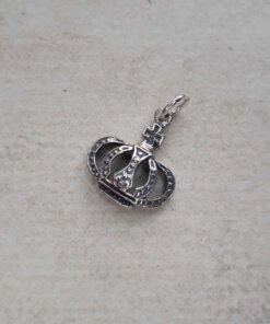 DIJE PLATA CORONA CHATA. MEDIDA 16 X 16 MM