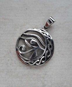 DIJE PLATA MEDALLA OJO DE HORUS CALADO. DIÁMETRO 23 MM