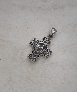 DIJE PLATA CRUZ TRABAJADA. 13 X 19 MM