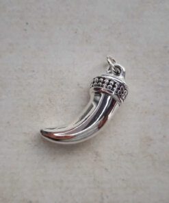 DIJE PLATA INFLADA CUERNO. MEDIDA 20 X 32 MM