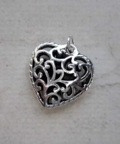 DIJE PLATA CORAZÓN BOMBÉ CALADO. MEDIDA 30 MM