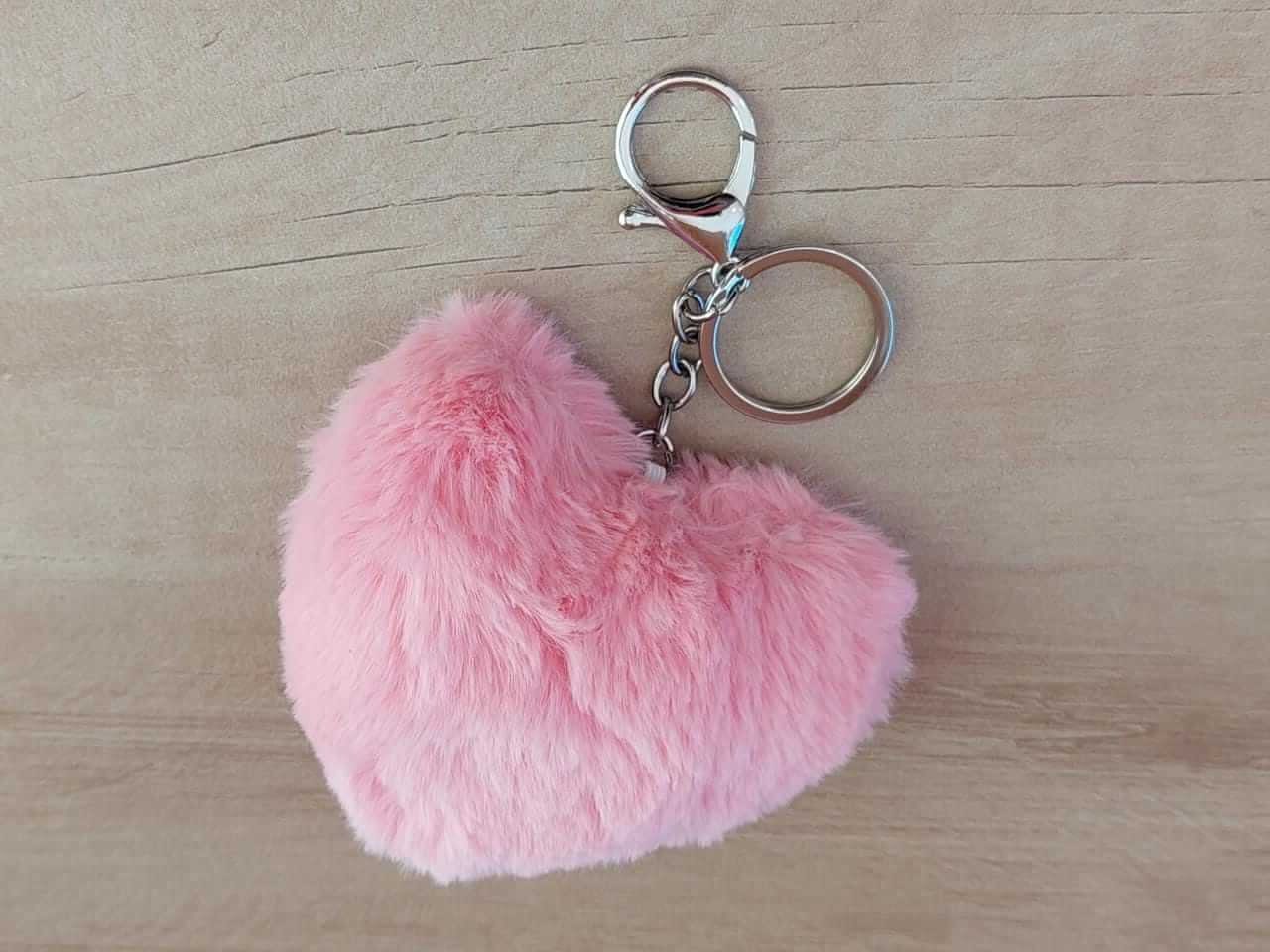 LLAVERO DE POMPON CORAZÓN SURTIDO COLORES X 6 UNIDADES - Imagen 2