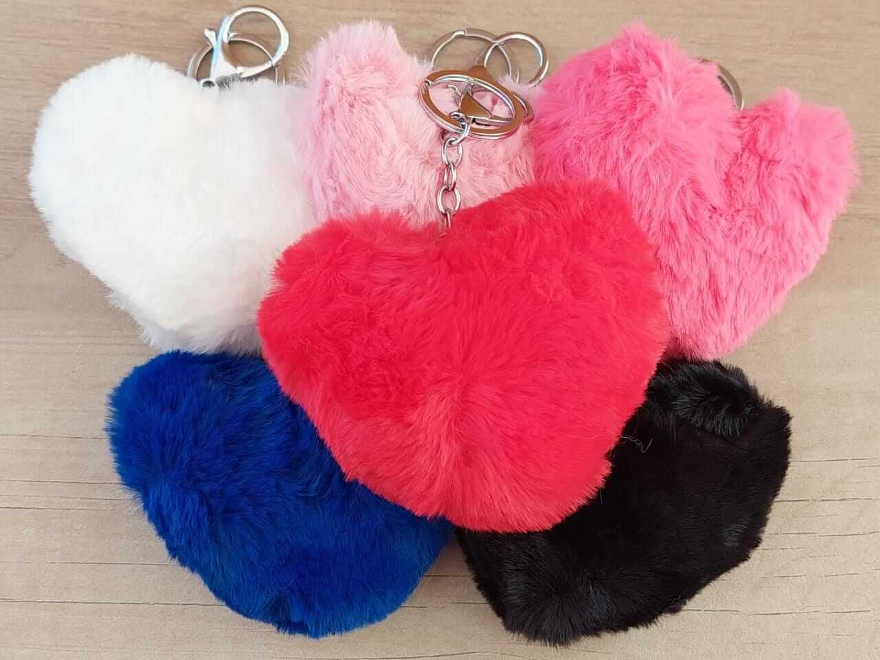 LLAVERO DE POMPON CORAZÓN SURTIDO COLORES X 6 UNIDADES