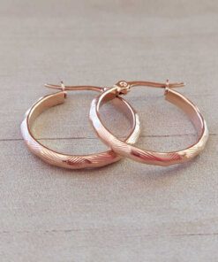 ARO ARGOLLA DE ACERO ROSÉ FACETADA CON RAYAS. DIÁMETRO 25 MM