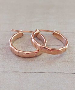 ARO ARGOLLA DE ACERO ROSÉ CON CORAZONES. DIÁMETRO 20 MM