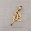 DIJE DE ACERO DORADO ROSA CON TALLO Y HOJAS. 17 X 30 MM