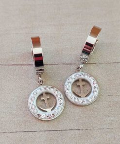 ARO DE ACERO ARGOLLA HUGGIE 13 MM Y DIJE REDONDO CON STRASS CALADO CON ANCLA