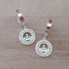 ARO DE ACERO BLANCO ARGOLLA HUGGIE 13 MM Y DIJE REDONDO CON STRASS CALADO CON CORONA
