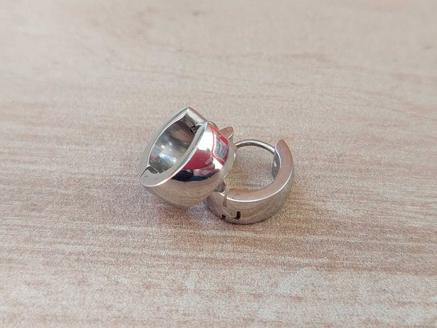 ARO DE ACERO ARGOLLA LISA BOMBE CON BISAGRA. ANCHO 5 MM. DIÁMETRO 12 MM