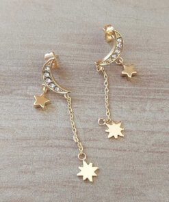 ARO DE ACERO DORADO LUNA C/STRASS Y ESTRELLAS COLGANTE. LARGO TOTAL 45 MM