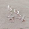 ARO DE ACERO BLANCO ARGOLLA 10 MM CON BISAGRA Y STRASS CON DIJE ESTRELLA C/STRASS BLANCO