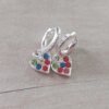 ARO DE ACERO BLANCO ARGOLLA 10 MM CON BISAGRA Y STRASS CON DIJE CORAZÓN C/STRASS MULTICOLOR.