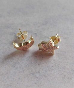 ARO PLATA BAÑADA EN ORO LUNA Y ESTRELLA C/ZIRCONES. PESO APROX 1.80 GR.