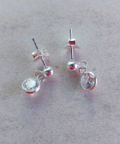 ARO PLATA BOLITA 4.5 MM CON PUNTO DE LUZ 6 MM COLGANTE. PESO APROX 1.70 GRS.