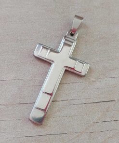 DIJE DE ACERO CRUZ CON CRUZ SUPERPUESTA LISA. 28 X 47 MM