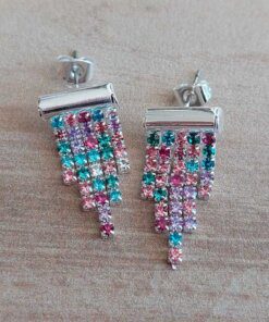 ARO DE ACERO BARRA SUPERIOR CON TIRAS STRASS MULTICOLOR COLGANTE. 13 X 25 MM