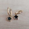 ARO DE ACERO DORADO ARGOLLA 13 MM CON DIJE ESTRELLA ESMALTADO NEGRO