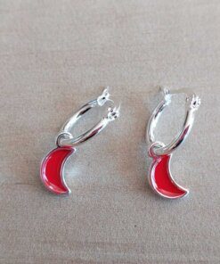 ARO DE ACERO BLANCO ARGOLLA 13 MM CON DIJE LUNA ESMALTADA ROJO