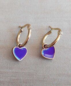 ARO DE ACERO DORADO ARGOLLA 13 MM CON DIJE CORAZÓN ESMALTADO VIOLETA