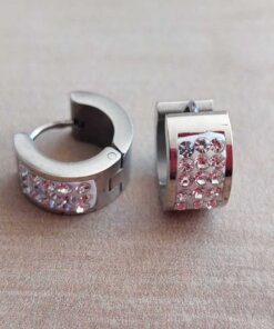 ARO DE ACERO ARGOLLA PLANA CON BISAGRA Y CON STRASS BLANCO. 7 X 13 MM